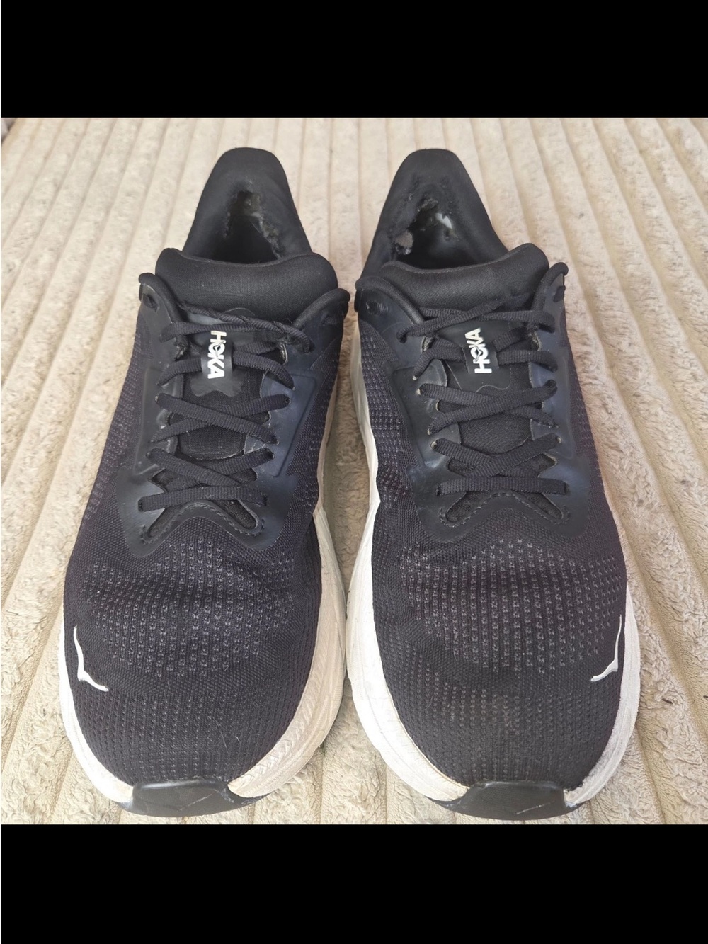 Hoka Arahi 7 Men's Running Shoes Size 12 2E (Wide) Black White Sneakers DZ2617-1 - Picture 3 of 9